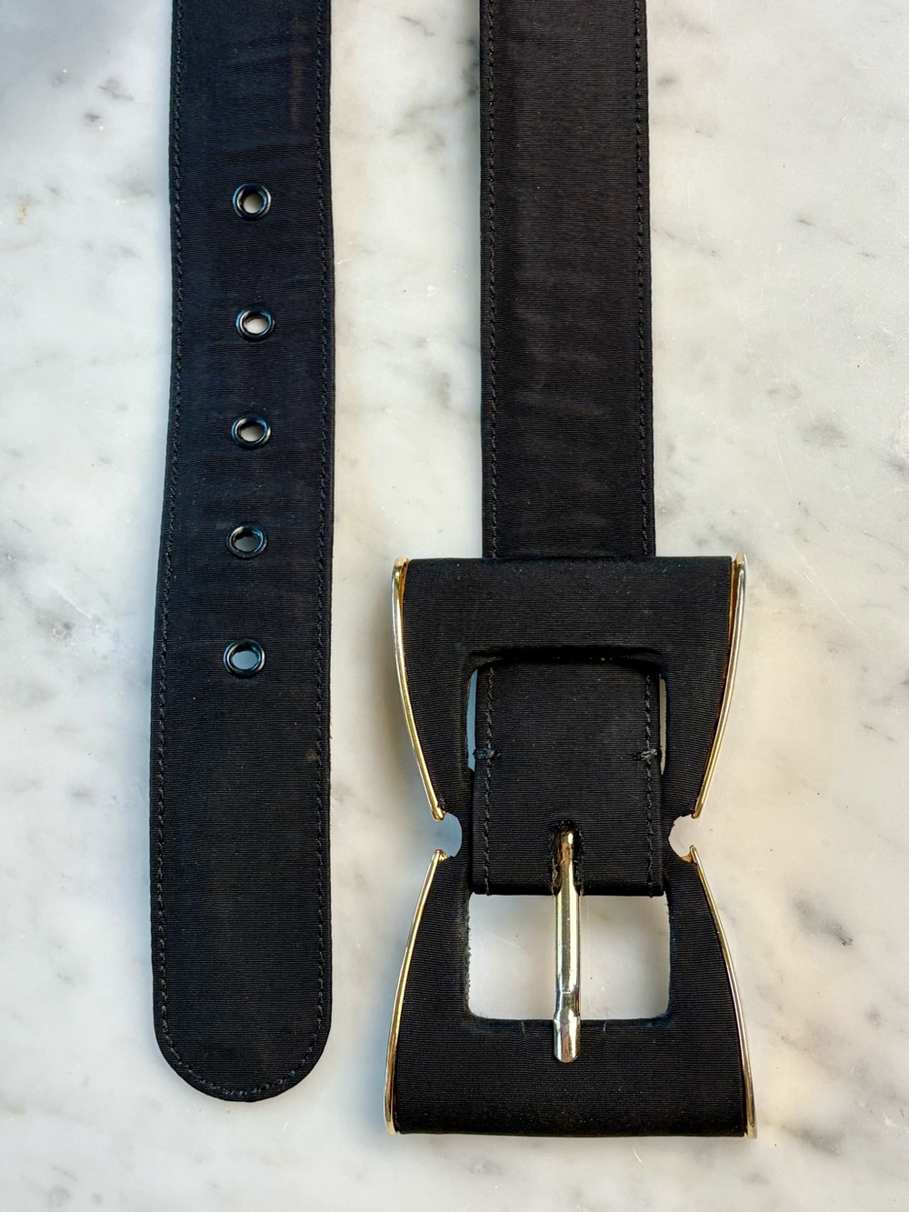 Oscar de la Renta Leather&Fabric 1.25” Belt, bow shaped buckle, black/gold, 26” - Picture 7 of 9